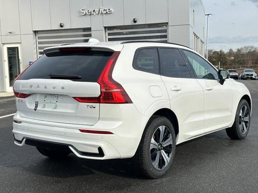 2025 Volvo XC60 Plug-In Hybrid T8 Core