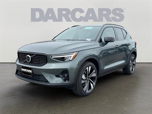 2026 Volvo XC40 B5 Plus
