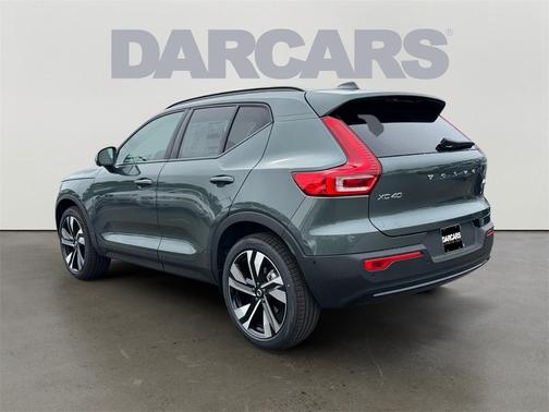 2026 Volvo XC40 B5 Plus