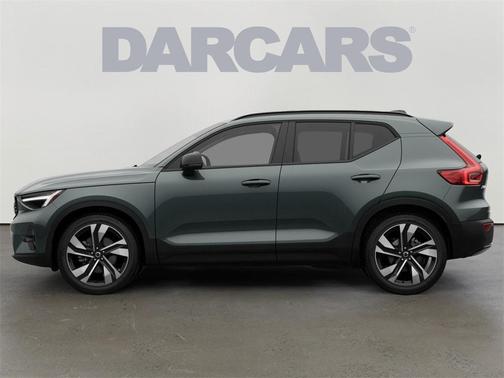 2026 Volvo XC40 B5 Plus