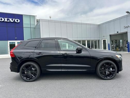 2025 Volvo XC60 B5 Ultra Black Edition
