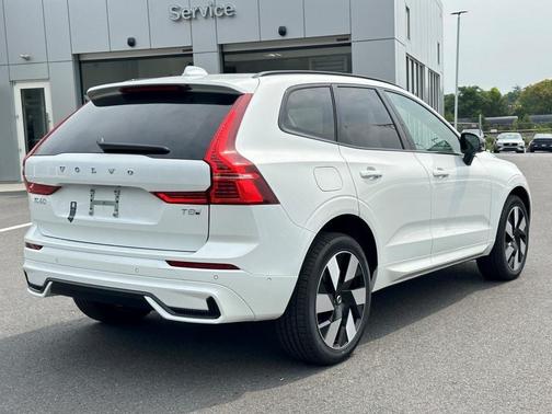 2025 Volvo XC60 Plug-In Hybrid T8 Ultra