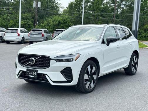 2025 Volvo XC60 Plug-In Hybrid T8 Ultra