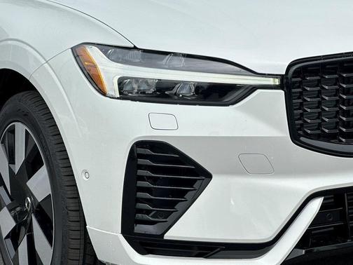2025 Volvo XC60 Plug-In Hybrid T8 Ultra