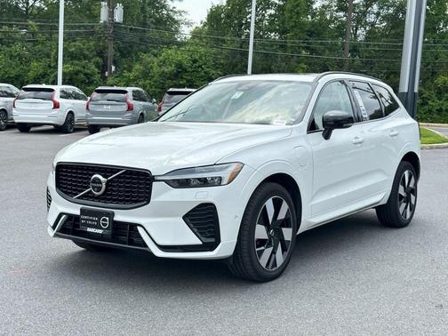 2025 Volvo XC60 Plug-In Hybrid T8 Ultra