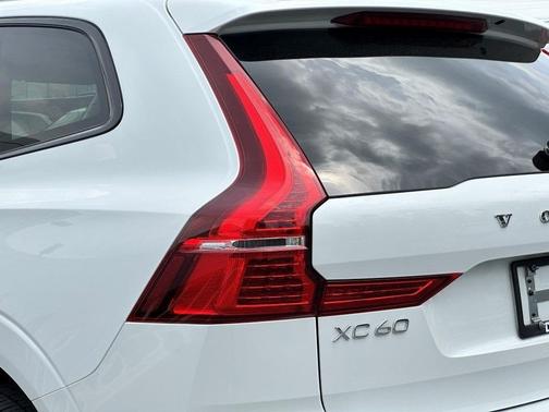 2025 Volvo XC60 Plug-In Hybrid T8 Ultra