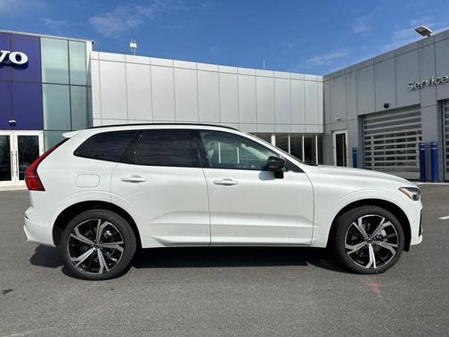 2025 Volvo XC60 Plug-In Hybrid T8 Ultra