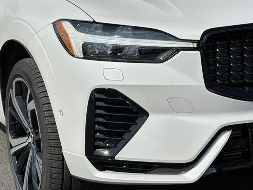 2025 Volvo XC60 Plug-In Hybrid T8 Ultra