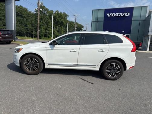 2017 Volvo XC60 T5 Dynamic