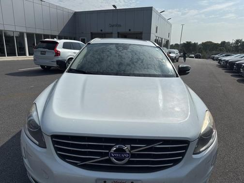 2017 Volvo XC60 T5 Dynamic