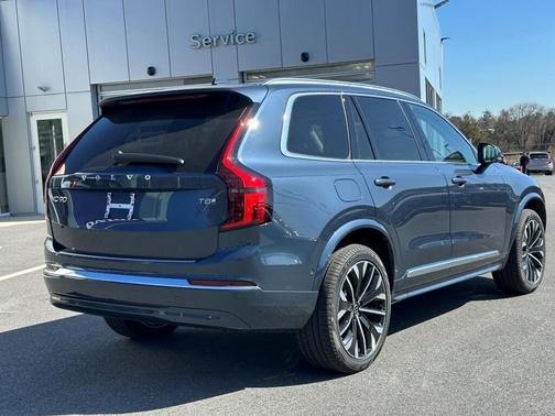 2025 Volvo XC90 Plug-In Hybrid T8 Plus 7-Seater