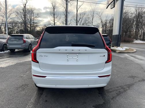 2025 Volvo XC90 B6 Ultra
