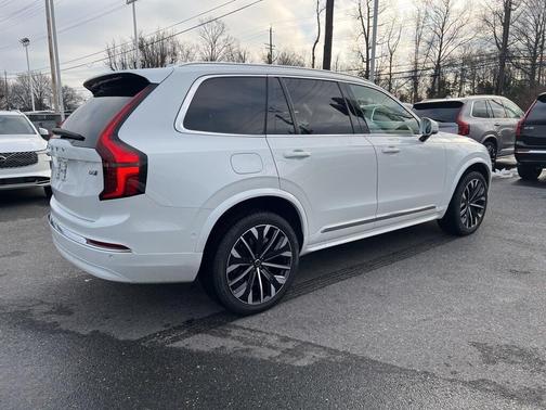 2025 Volvo XC90 B6 Ultra