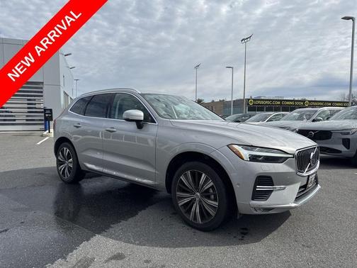 2023 Volvo XC60 B5 Ultimate Bright Theme