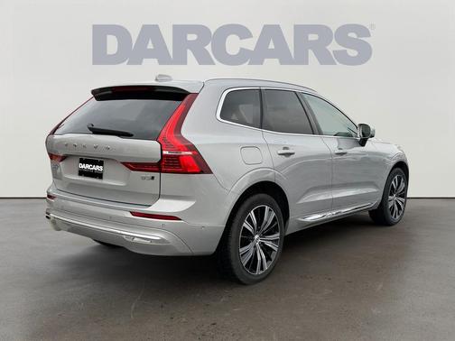 2023 Volvo XC60 B5 Ultimate Bright Theme