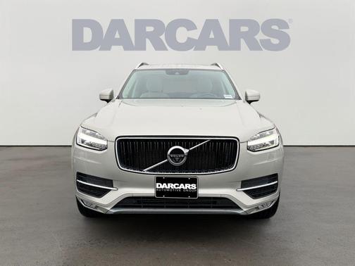 2017 Volvo XC90 T6 Momentum