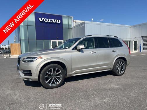 2017 Volvo XC90 T6 Momentum
