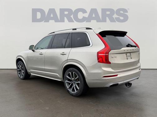 2017 Volvo XC90 T6 Momentum