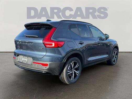 2026 Volvo XC40 B5 Core