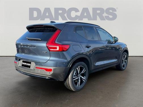 2026 Volvo XC40 B5 Core