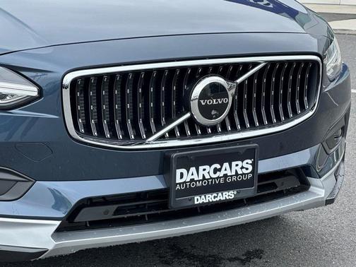 2025 Volvo V90 Cross Country B6 Ultra