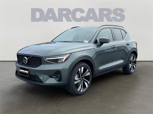 2026 Volvo XC40 B5 Plus