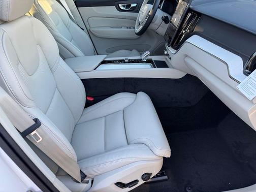 2026 Volvo XC60 Plug-In Hybrid T8 Ultra