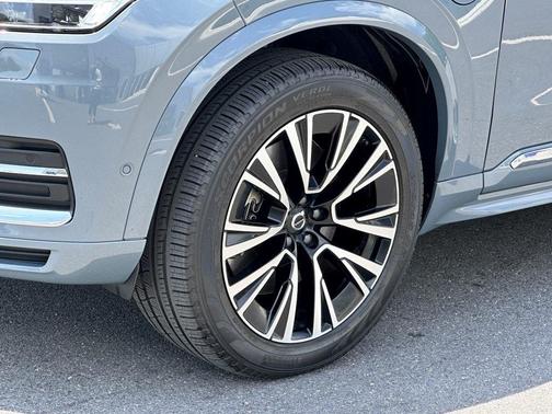 2023 Volvo XC90 Recharge Plug-In Hybrid T8 Plus Bright Theme 7 Passenger
