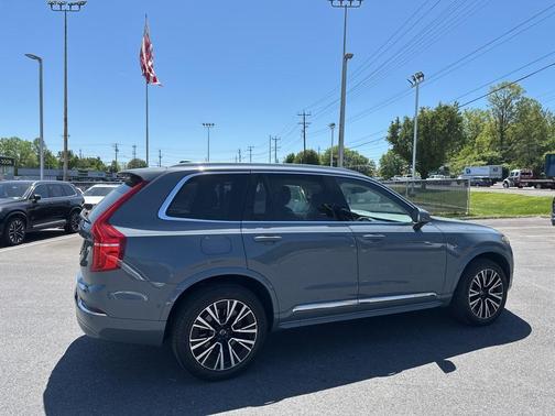 2023 Volvo XC90 Recharge Plug-In Hybrid T8 Plus Bright Theme 7 Passenger
