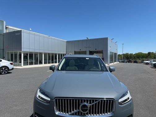 2023 Volvo XC90 Recharge Plug-In Hybrid T8 Plus Bright Theme 7 Passenger