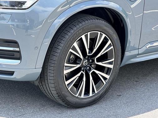 2023 Volvo XC90 Recharge Plug-In Hybrid T8 Plus Bright Theme 7 Passenger