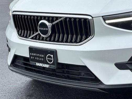 2023 Volvo XC40 B5 Plus Bright Theme