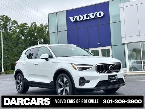 2023 Volvo XC40 B5 Plus Bright Theme