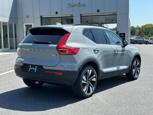 2026 Volvo XC40