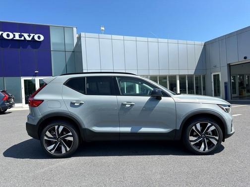 2026 Volvo XC40