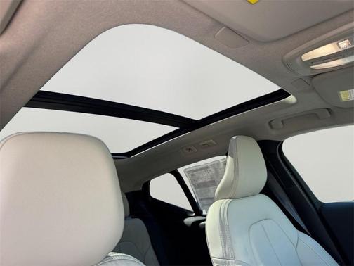 2026 Volvo XC40 B4 Plus