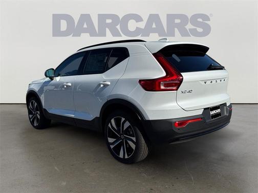 2026 Volvo XC40 B4 Plus