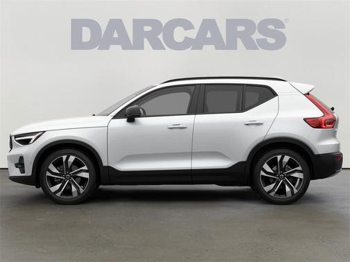 2026 Volvo XC40 B4 Plus
