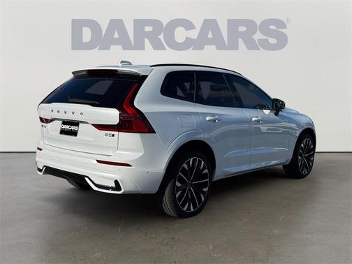 Crystal White 2026 Volvo XC60 B5 Ultra
