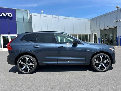 2025 Volvo XC60 B5 Ultra