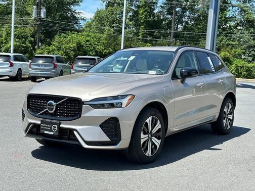 2025 Volvo XC60 Plug-In Hybrid T8 Plus