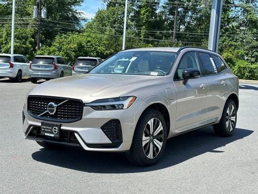 2025 Volvo XC60 Plug-In Hybrid T8 Plus