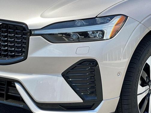 2025 Volvo XC60 Plug-In Hybrid T8 Plus