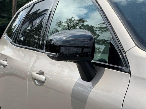 2025 Volvo XC60 Plug-In Hybrid T8 Plus