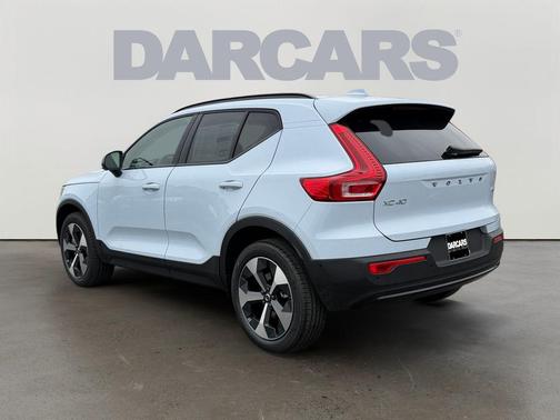 2026 Volvo XC40 B5 Plus