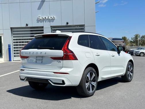 2025 Volvo XC60 Plug-In Hybrid T8 Core