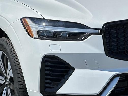 2025 Volvo XC60 Plug-In Hybrid T8 Core
