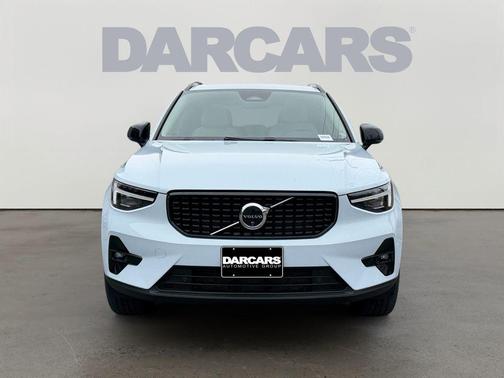 2024 Volvo XC40 B5 Plus Dark Theme