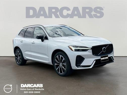 Crystal White 2024 Volvo XC60 B5 Plus Dark Theme