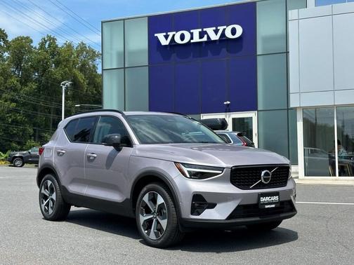 2026 Volvo XC40 B5 Plus